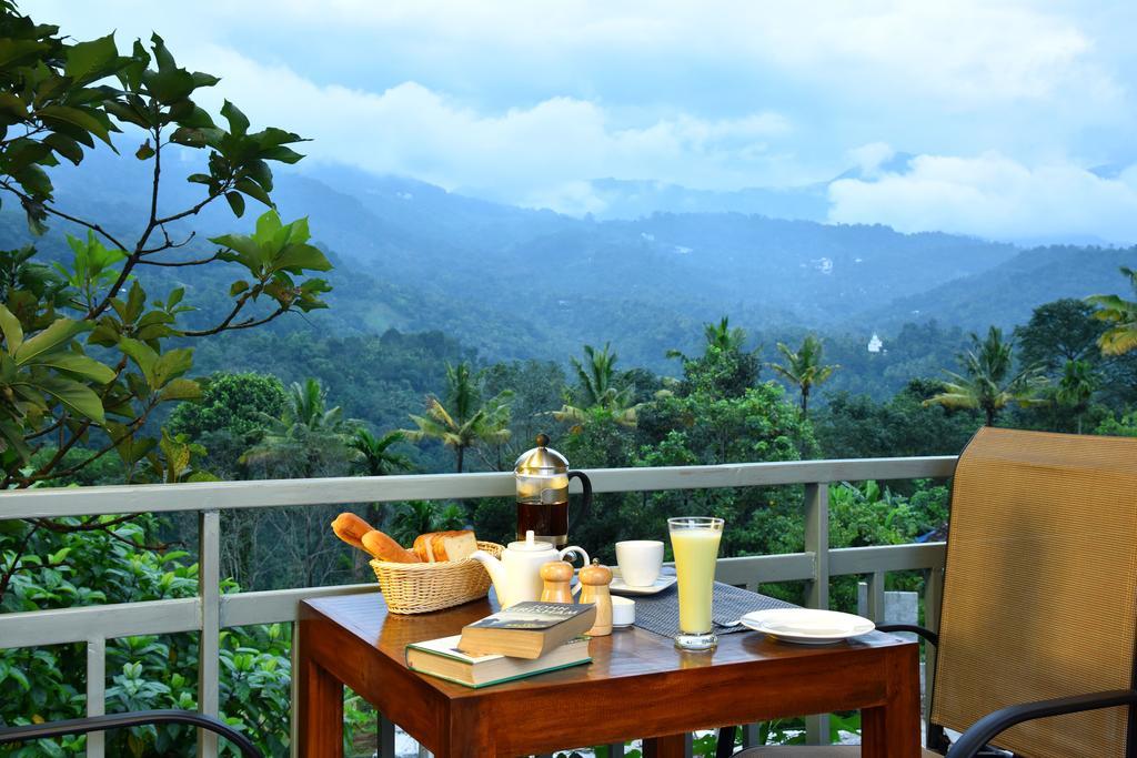 Mistletoe Homestay & Cafe Munnar Esterno foto