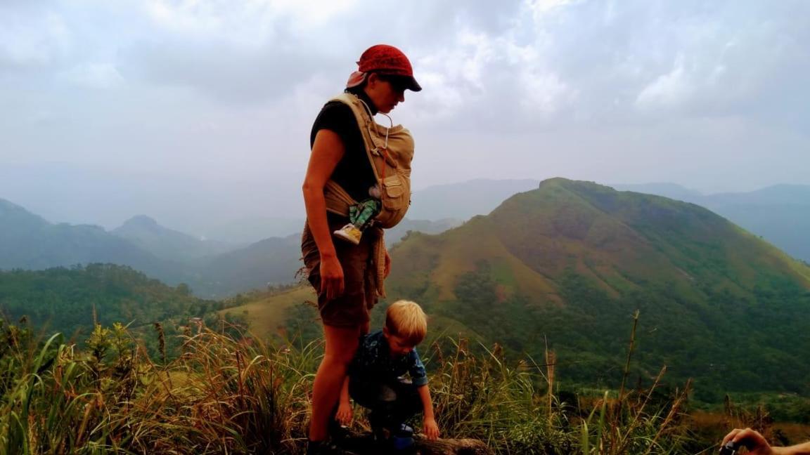 Mistletoe Homestay & Cafe Munnar Esterno foto
