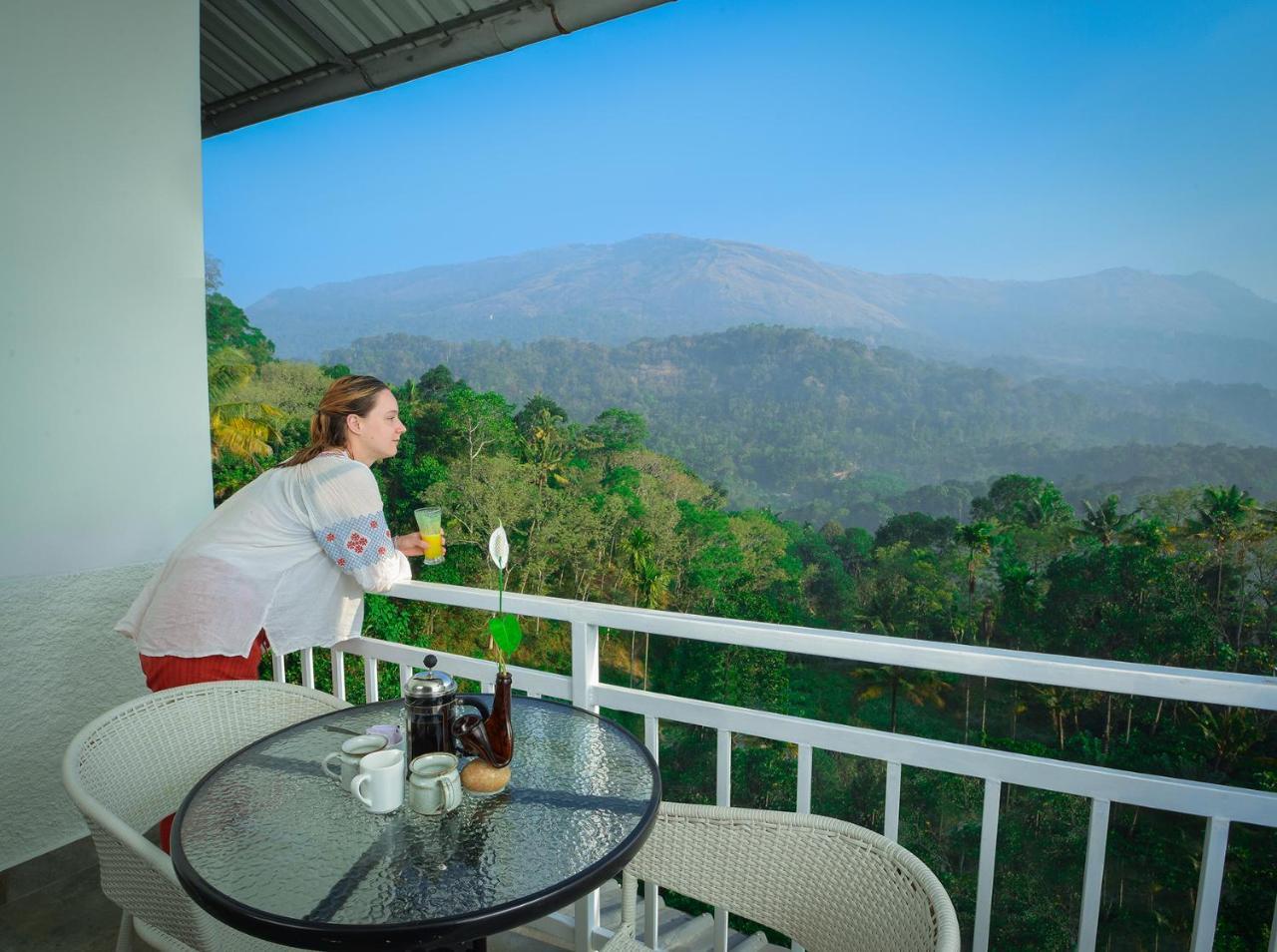 Mistletoe Homestay & Cafe Munnar Esterno foto