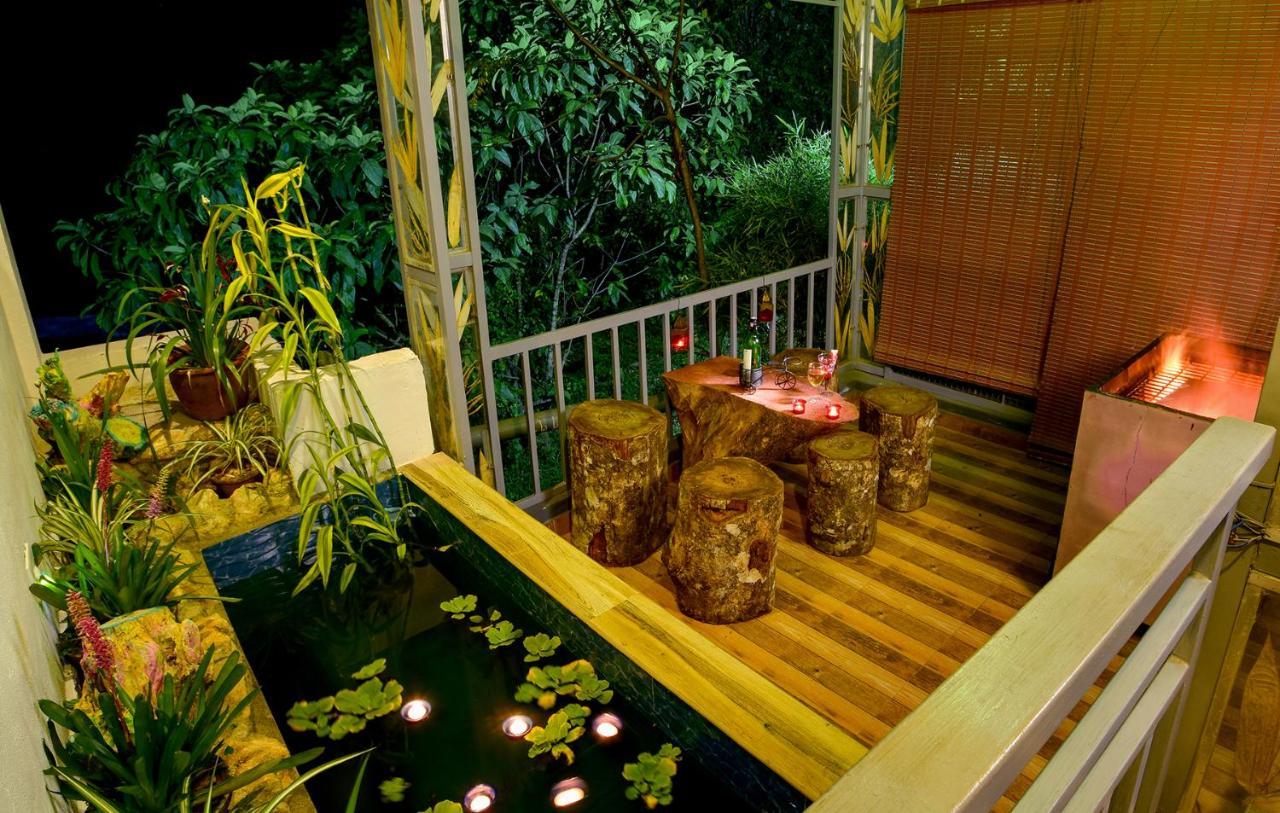 Mistletoe Homestay & Cafe Munnar Esterno foto