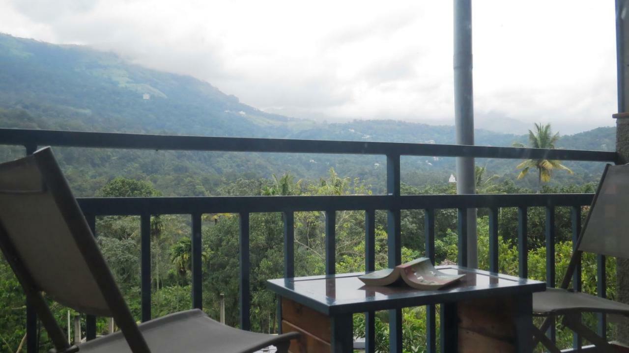 Mistletoe Homestay & Cafe Munnar Esterno foto